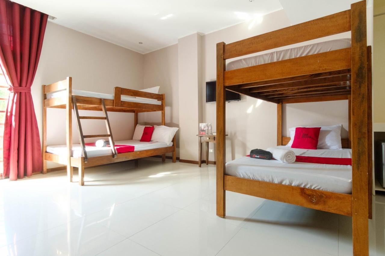 Reddoorz Plus @ West Nautical Road Puerto Galera Exterior photo