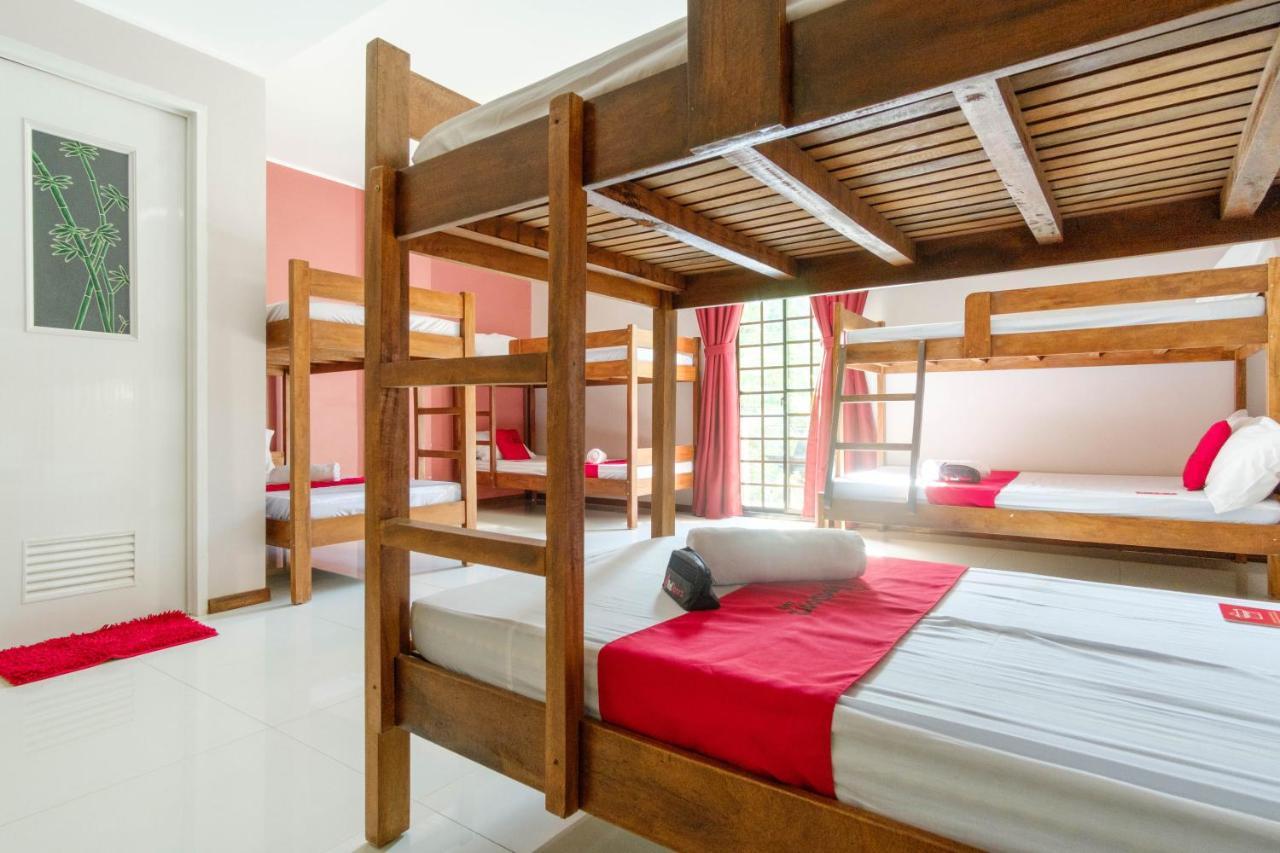 Reddoorz Plus @ West Nautical Road Puerto Galera Exterior photo